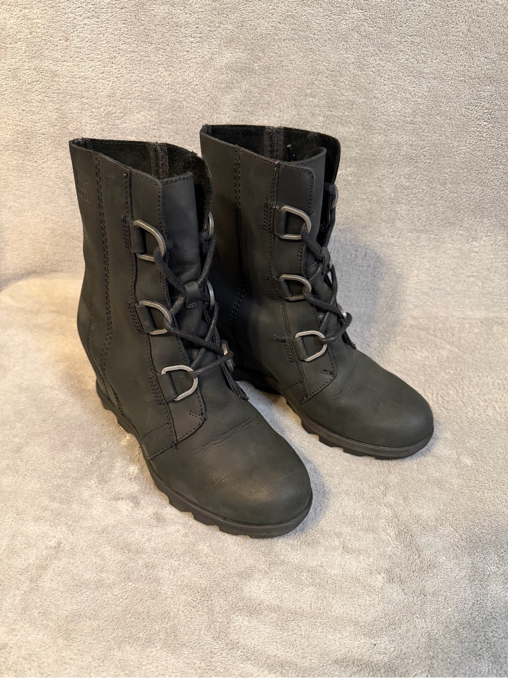 SOREL Women's Joan of Artic Wedge II Black Leather Lace-Up Ankle Boots Size 7